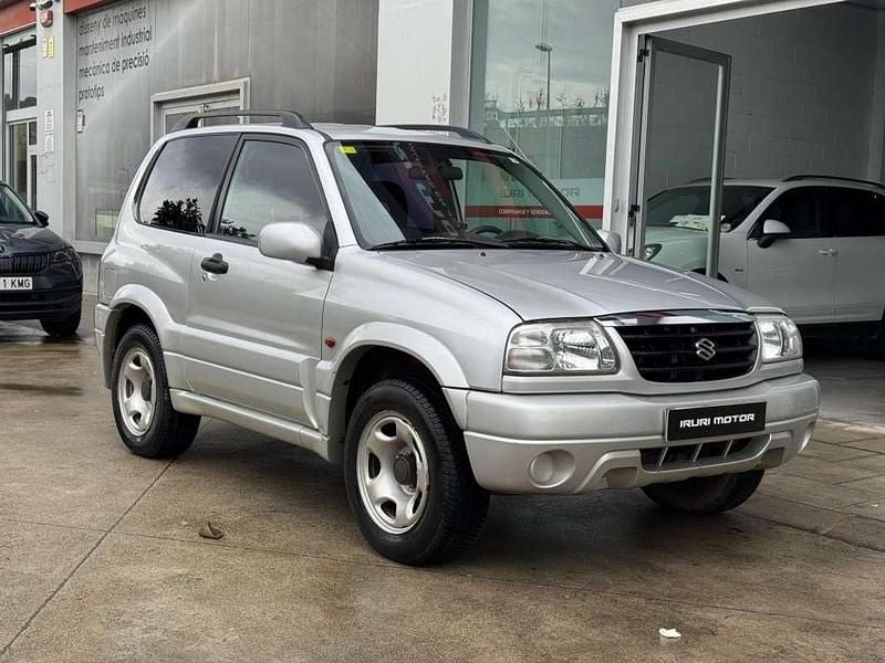 Usado Suzuki Grand Vitara 95 CV (69 kW) 2005 Plateado SUV