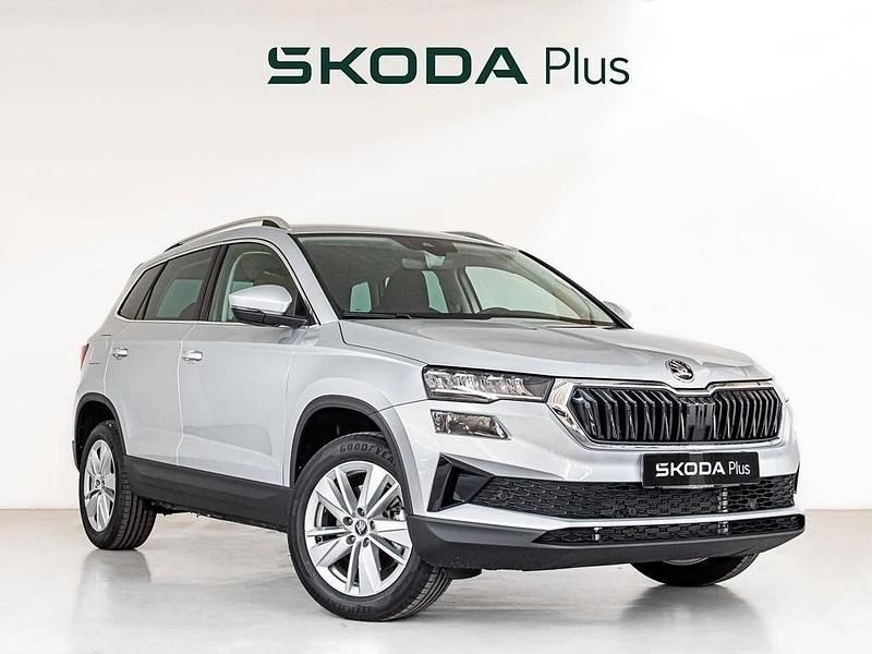 Gris Nuevo 2024 Skoda Karoq Selection SUV | 26.690 € (Precio justo) - Imagen 1/4