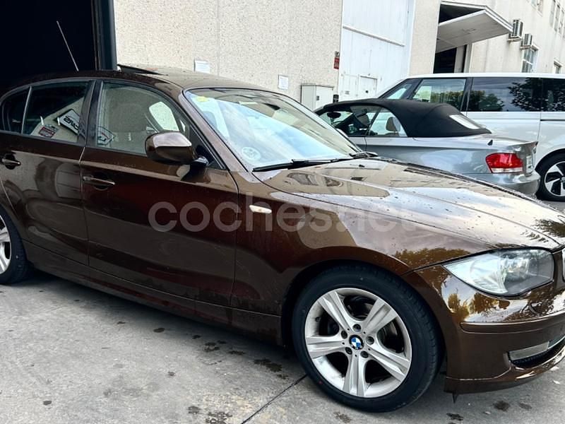 Usado BMW 118 Comfort Edition 143 CV (105 kW) 2011 Marrón Utilitario