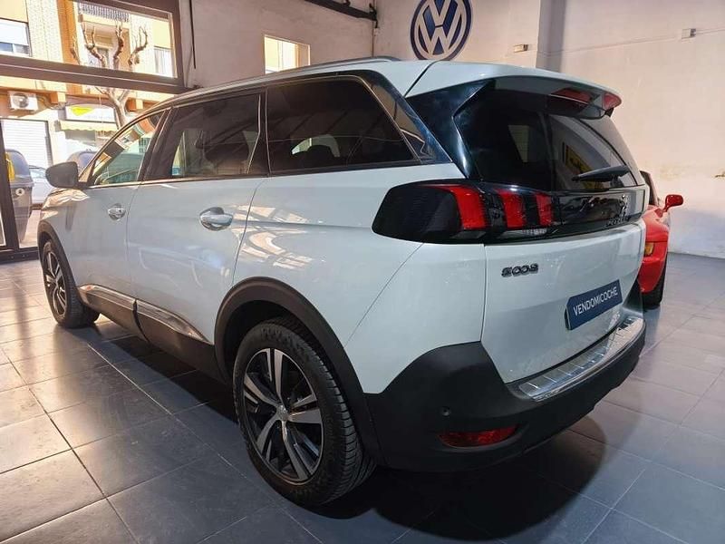 Usado Peugeot 5008 Allure 131 CV (96 kW) 2021 Blanco SUV