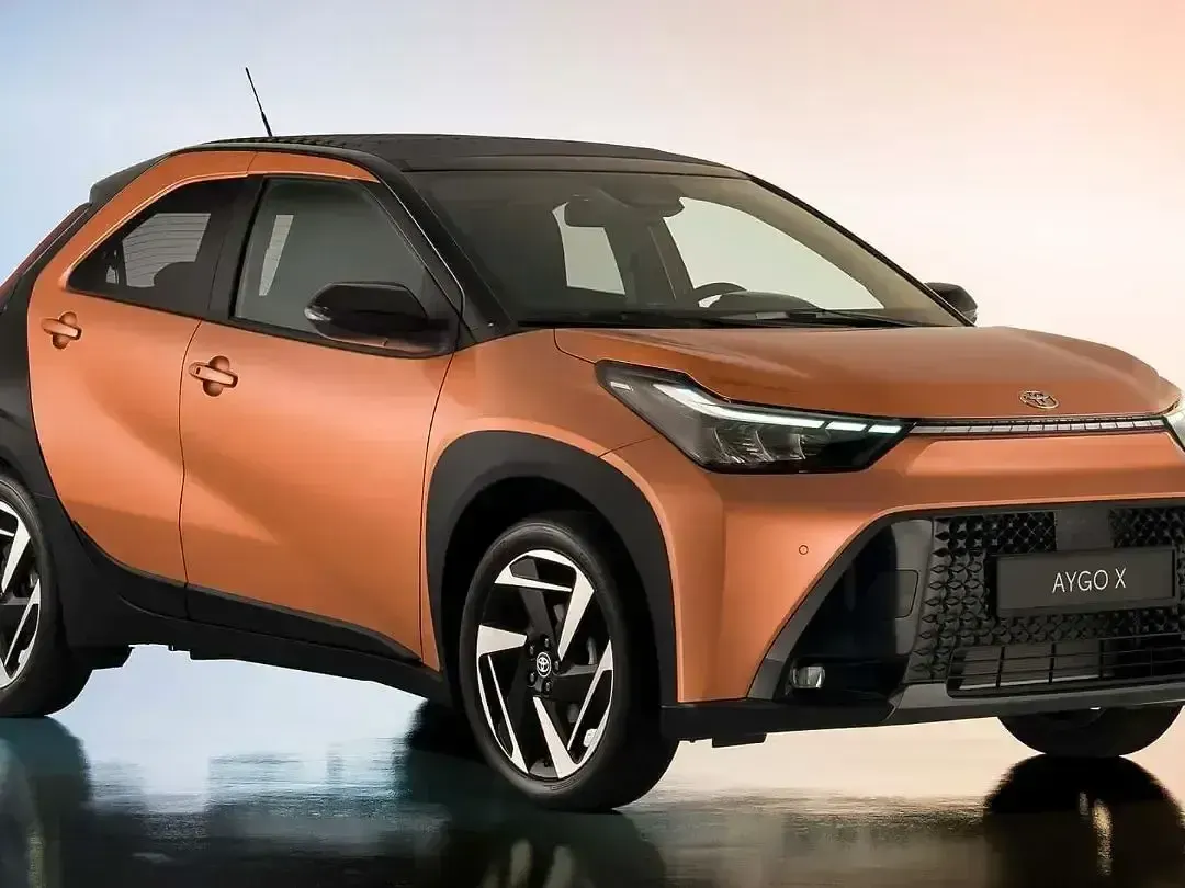 Nuevo Toyota Aygo X Play 116 CV (85 kW) 2025 Amarillo SUV