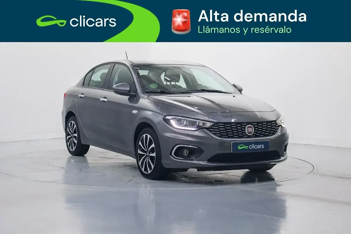 Usado Fiat Tipo Lounge 95 CV (69 kW) 2020 Gris Berlina