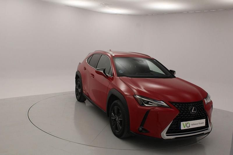 Usado Lexus UX 250h Business Edition 184 CV (135 kW) 2019 Rojo SUV