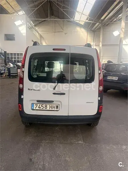 Usado Renault Kangoo 85 CV (62 kW) 2012 Blanco Monovolumen