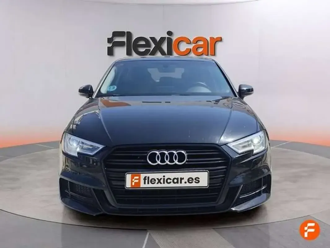 Usado Audi A3 Sportback 116 CV (85 kW) 2019 Negro Utilitario
