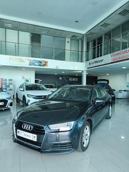 Usado Audi A4 150 CV (110 kW) 2017 Gris / plata Familiar