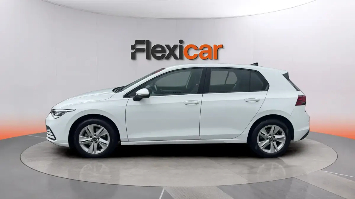 Usado VW Golf VIII Life 116 CV (85 kW) 2022 Blanco Utilitario