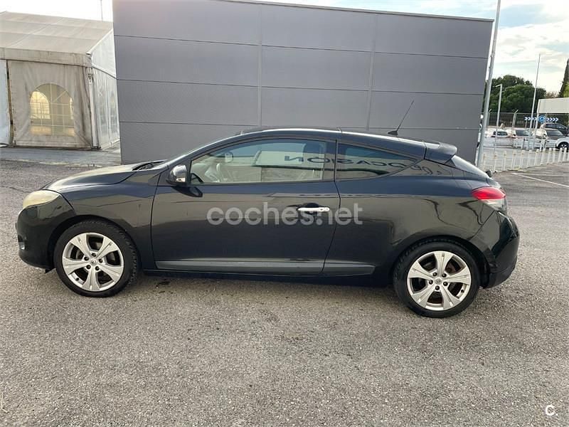 Usado Renault Mégane Dynamique 140 CV (102 kW) 2010 Negro Berlina