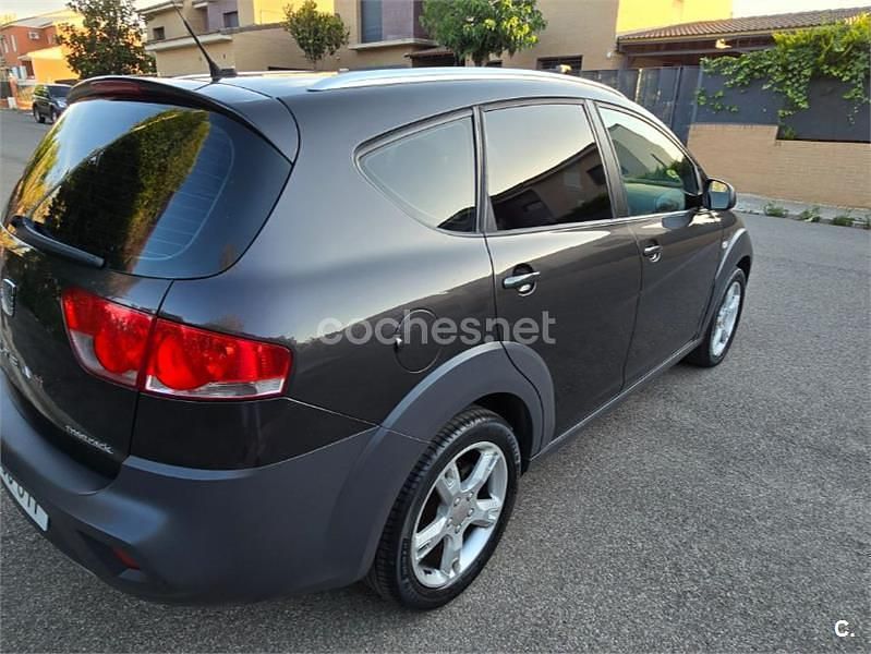 Usado Seat Altea 170 CV (125 kW) 2010 Gris / plata Monovolumen