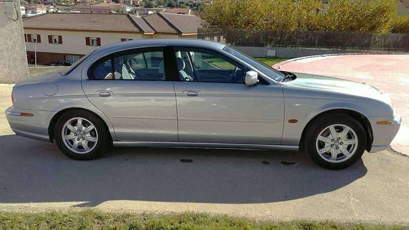 Usado Jaguar S-Type S 241 CV (177 kW) 2000 Gris Berlina