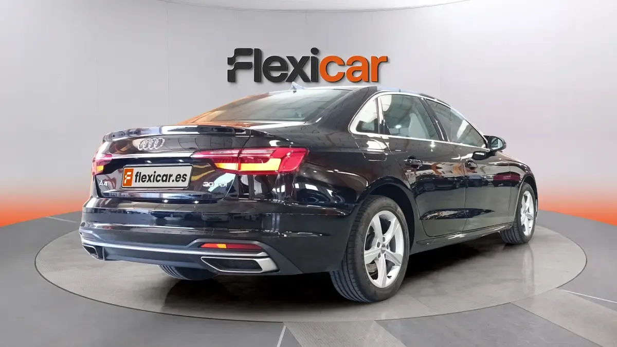 Usado Audi A4 Advanced Plus 136 CV (100 kW) 2020 Negro Berlina