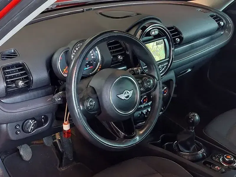 Usado Mini Cooper D Clubman 150 CV (110 kW) 2017 Rojo Familiar