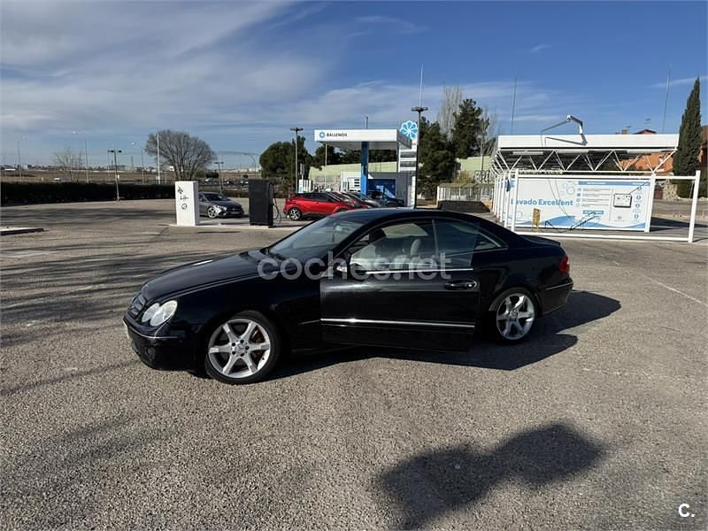 Negro Usado 2007 Mercedes CLK320 Elegance Coupe | 8300 € (Precio justo) - Imagen 1/4