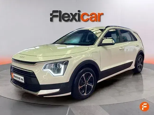 Usado Kia Niro 141 CV (103 kW) 2023 Blanco SUV