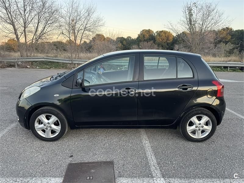Usado Toyota Yaris 87 CV (63 kW) 2008 Negro Utilitario