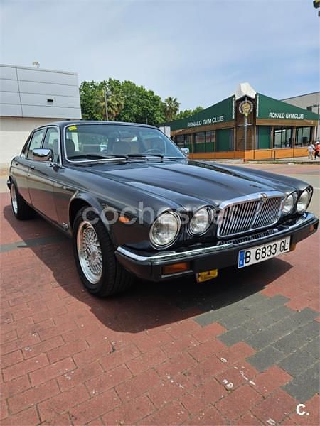 Usado Jaguar XJ6 Sovereign 204 CV (150 kW) 1983 Gris / plata Berlina