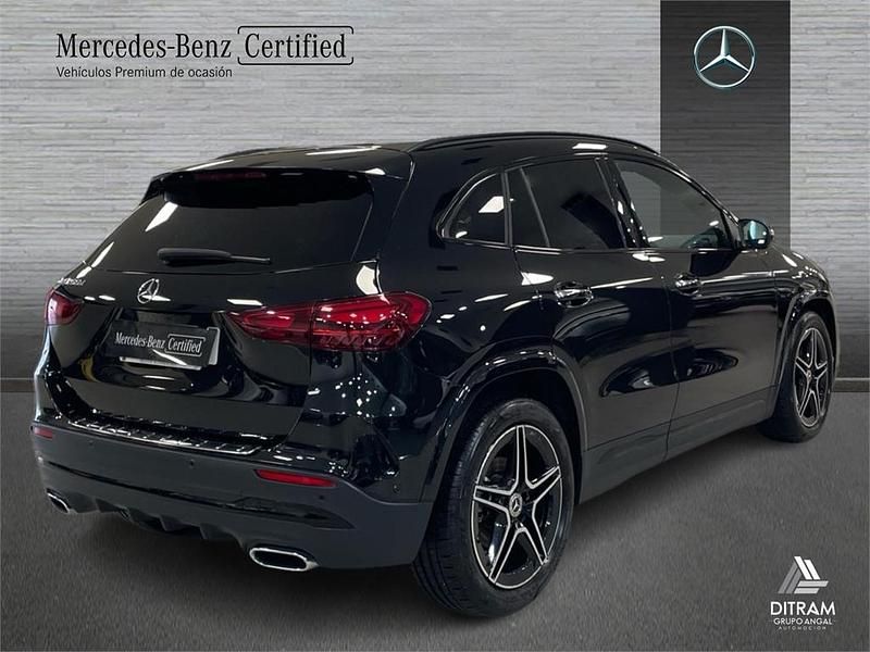 Usado Mercedes GLA200 AMG line 150 CV (110 kW) 2025 Negro SUV