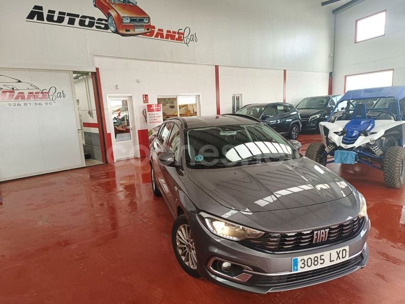 Usado Fiat Tipo 95 CV (69 kW) 2022 Gris Familiar