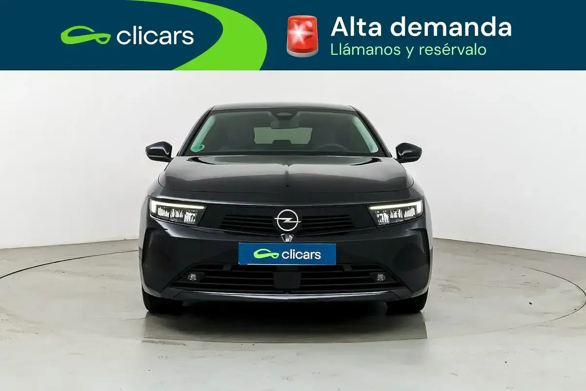 Usado Opel Astra Edition 110 CV (80 kW) 2024 Negro Utilitario