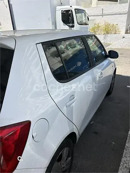 Usado Skoda Fabia Ambition 90 CV (66 kW) 2014 Blanco Berlina