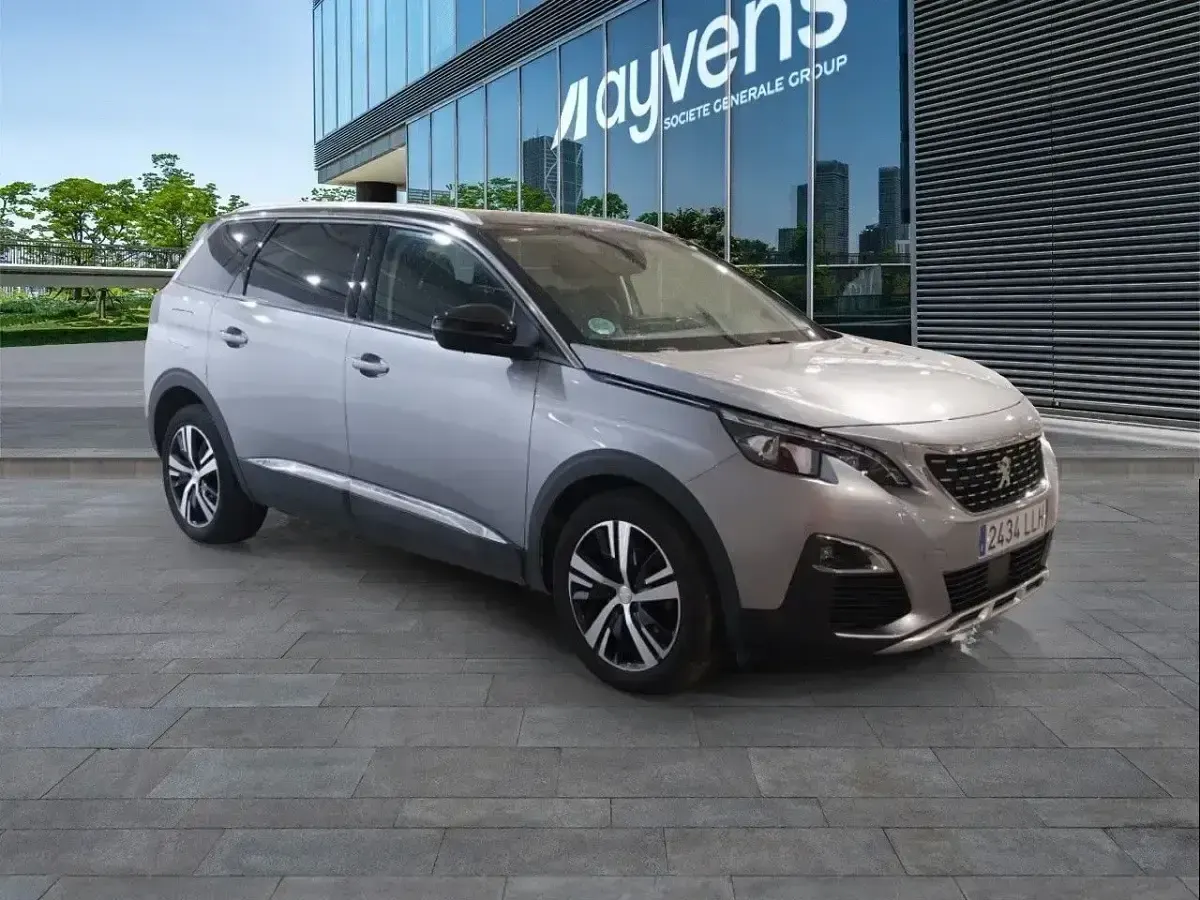 Usado Peugeot 5008 Allure 131 CV (96 kW) 2020 Gris SUV