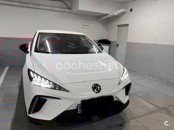Usado MG MG4 EV Luxury 2024 Eléctrico Utilitario