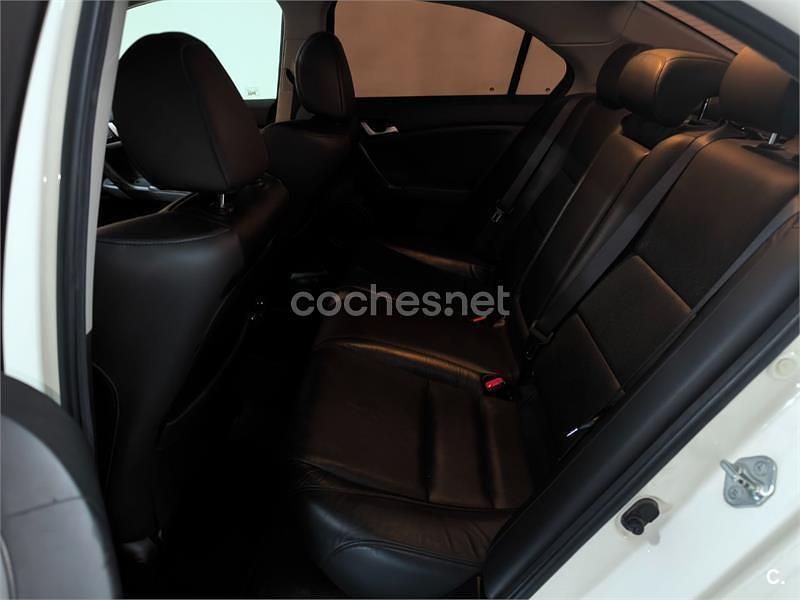 Usado Honda Accord Luxury 150 CV (110 kW) 2011 Blanco Berlina