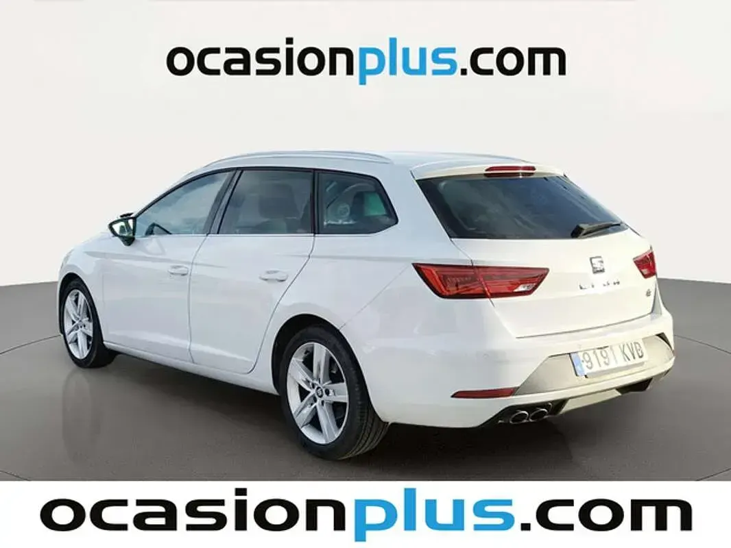Usado Seat Leon ST FR 150 CV (110 kW) 2019 Blanco Familiar
