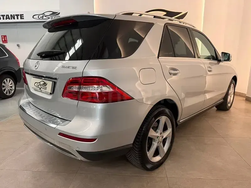 Usado Mercedes ML250 204 CV (150 kW) 2014 Gris / plata SUV
