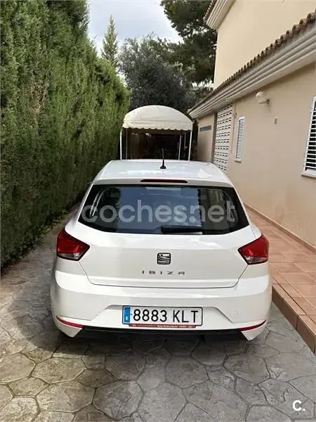 Usado Seat Ibiza Style 95 CV (69 kW) 2018 Blanco Utilitario