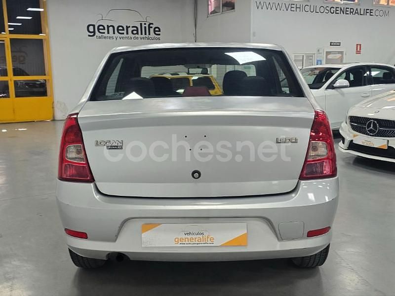 Usado Dacia Logan Ambiance 75 CV (55 kW) 2011 Gris / plata Berlina