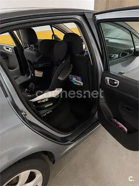 Usado Peugeot 307 110 CV (80 kW) 2007 Gris / plata Berlina