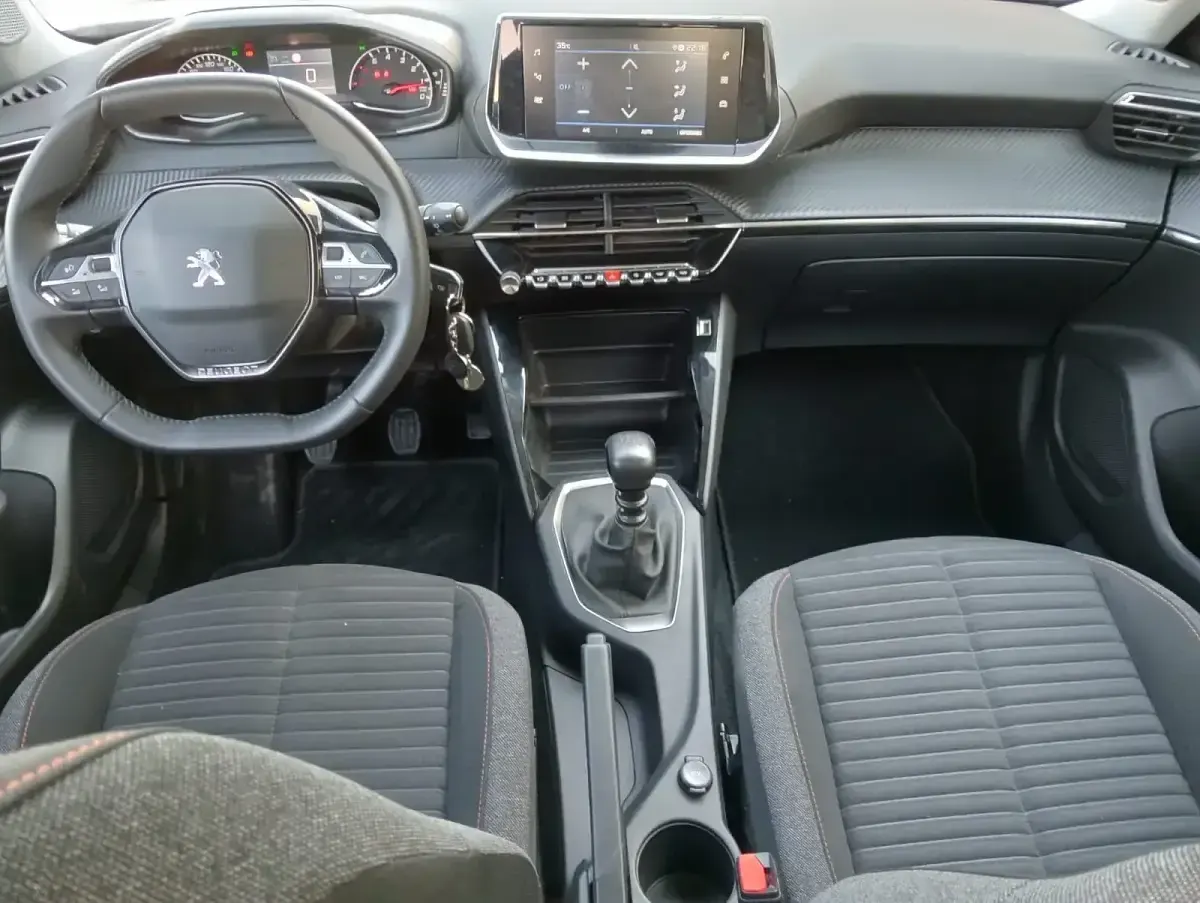 Usado Peugeot 2008 Style 110 CV (80 kW) 2021 Azul SUV