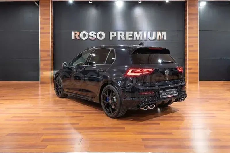 Usado VW Golf VIII R 320 CV (235 kW) 2021 Negro Berlina