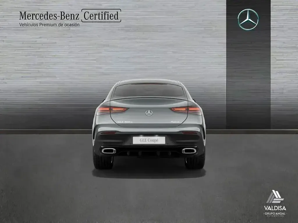 Usado Mercedes GLE300 AMG line 269 CV (197 kW) 2023 Gris Coupe