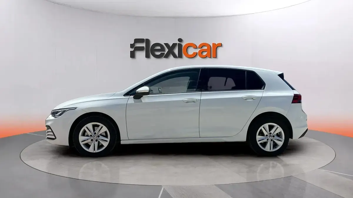 Usado VW Golf VIII 110 CV (80 kW) 2023 Blanco Berlina
