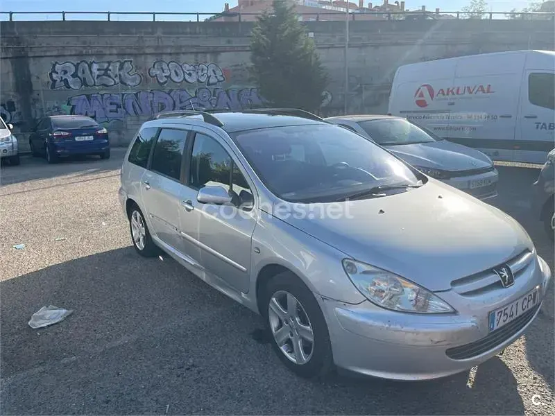 Usado Peugeot 307 138 CV (101 kW) 2003 Blanco Familiar