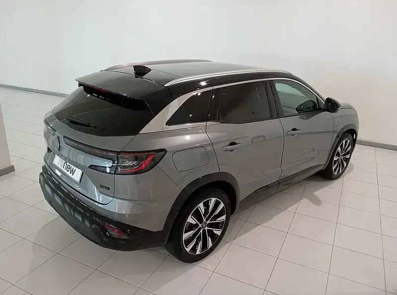 Usado Renault Austral Techno 200 CV (147 kW) 2025 Carrocer?a gris piza SUV