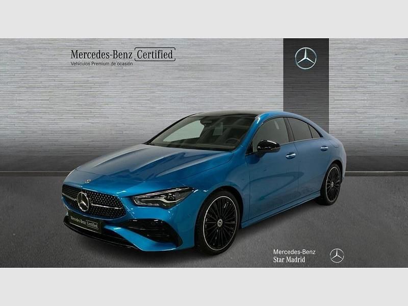 Azul Usado 2025 Mercedes CLA220 Berlina | 40.990 € (Buen precio) - Imagen 1/4