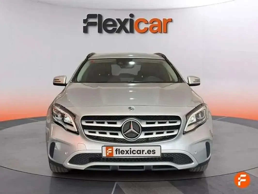 Usado Mercedes GLA200 136 CV (100 kW) 2017 Gris SUV