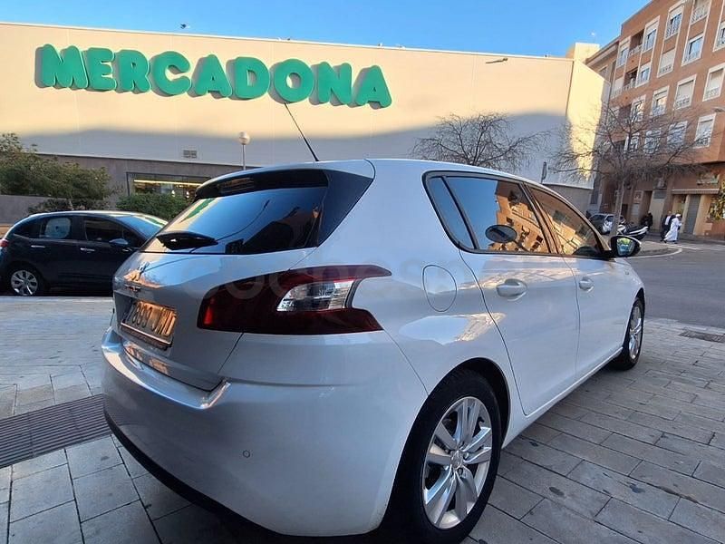 Usado Peugeot 308 Active 110 CV (80 kW) 2018 Blanco Berlina