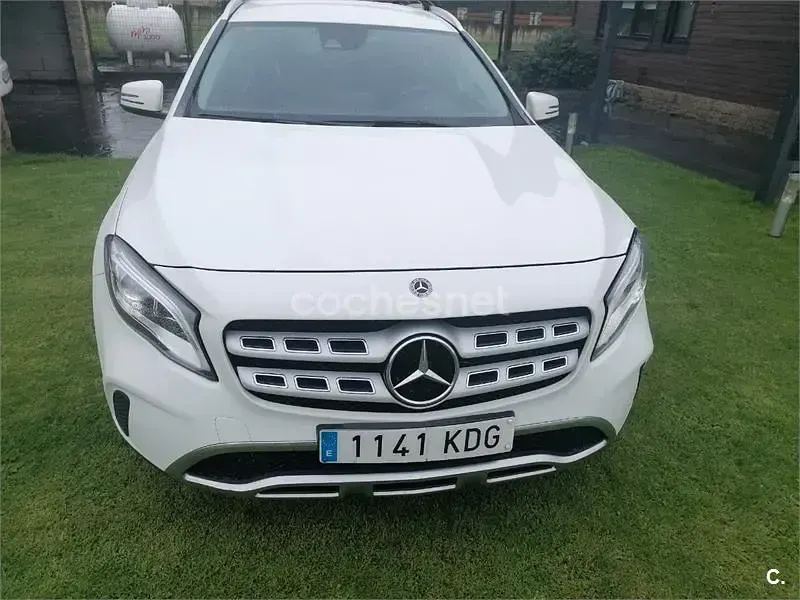 Usado Mercedes GLA200 136 CV (100 kW) 2017 Blanco SUV
