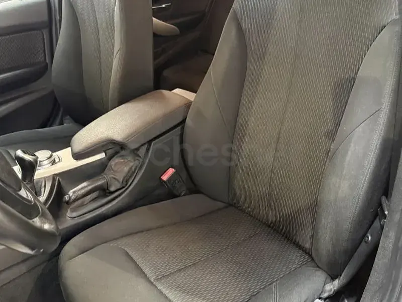 Usado BMW 318 150 CV (110 kW) 2017 Negro Berlina