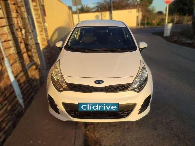 Usado Kia Rio 84 CV (61 kW) 2016 Blanco Utilitario