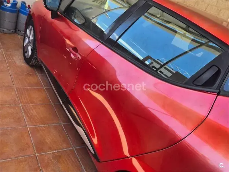 Begagnad Renault Clio IV Expression 75 HK (55 kW) 2015 Röd Sedan