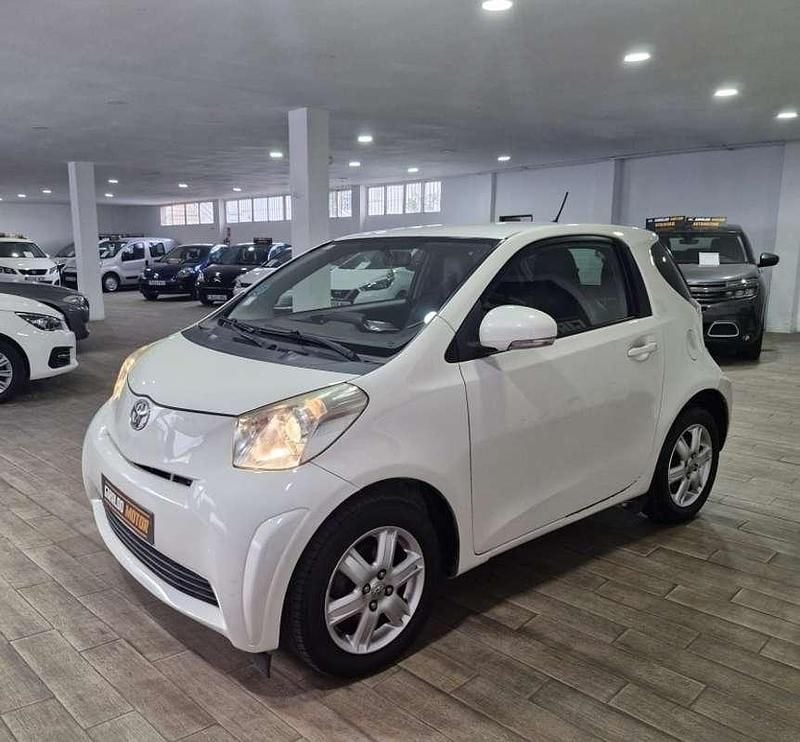 Usado Toyota iQ 68 CV (50 kW) 2010 Blanco Utilitario