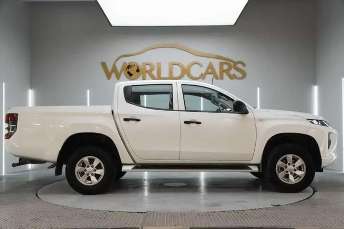 Usado Mitsubishi L200 150 CV (110 kW) 2020 Blanco Pickup/Camioneta