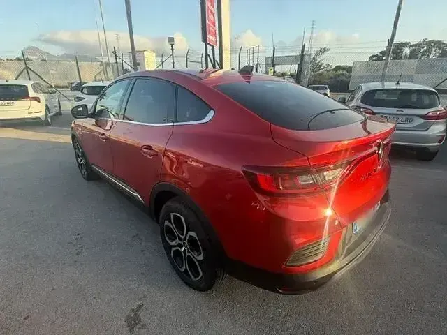 Usado Renault Arkana Evolution 145 CV (106 kW) 2023 Rojo SUV