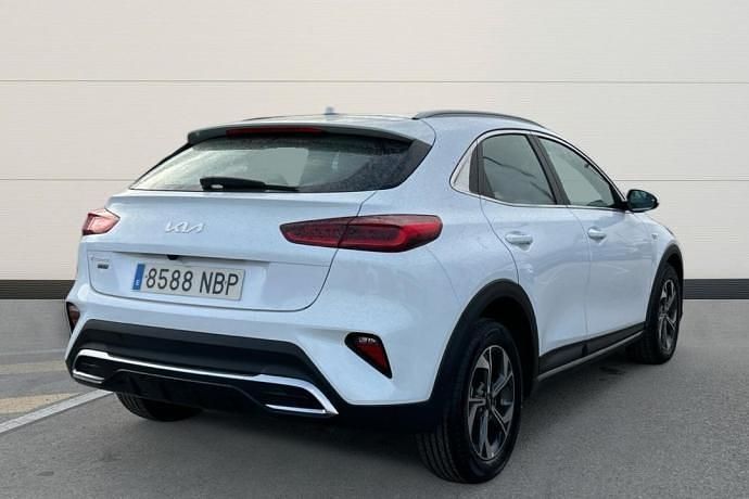 Usado Kia XCeed 140 CV (102 kW) 2025 Blanco SUV