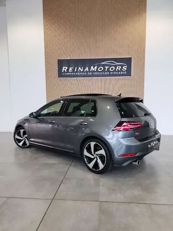 Usado VW Golf VII GTI 245 CV (180 kW) 2018 Gris Utilitario
